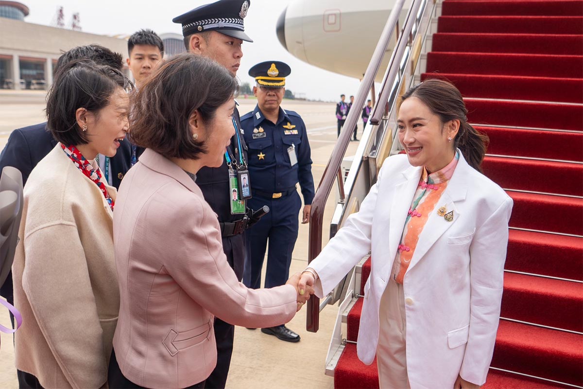 Prime_Minister_Pae_Thongthan_arrives_in_China_ready_to_attend_the_8th_GMS_stage_SPACEBAR_Photo01_fe4e2feb1a.jpg