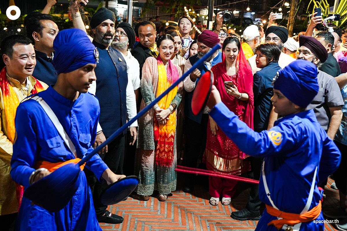 Prime_Minister_Pae_Thongthan_joins_in_opening_the_Diwali_festival_Bangkok_2024_SPACEBAR_Photo06_db9419eeb2.jpg