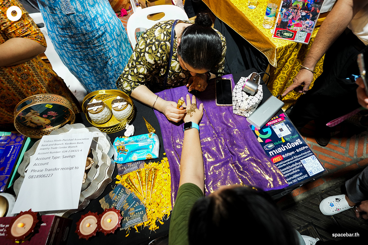 Prime_Minister_Pae_Thongthan_joins_in_opening_the_Diwali_festival_Bangkok_2024_SPACEBAR_Photo09_8663606410.jpg