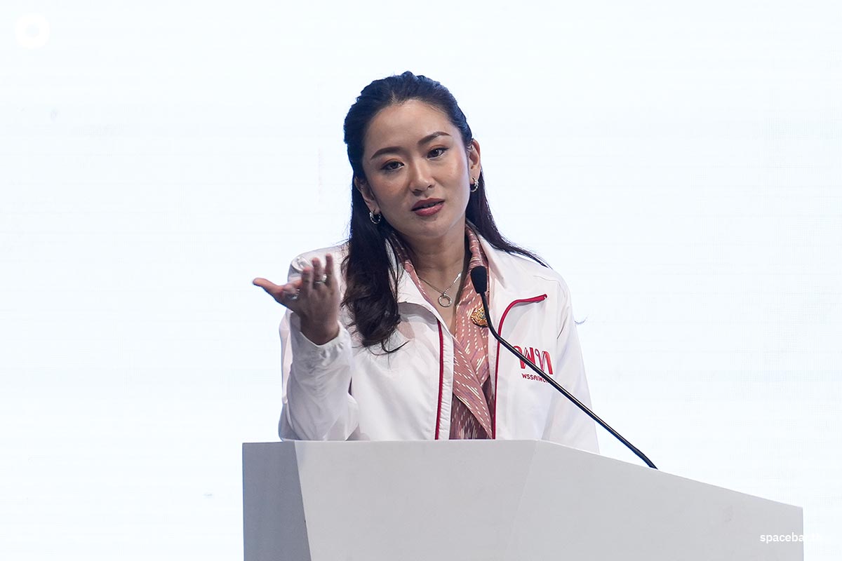 Prime_Minister_Pae_Thongthan_leads_a_general_meeting_of_the_Pheu_Thai_Party_SPACEBAR_Photo00_b6052c68f1.jpg