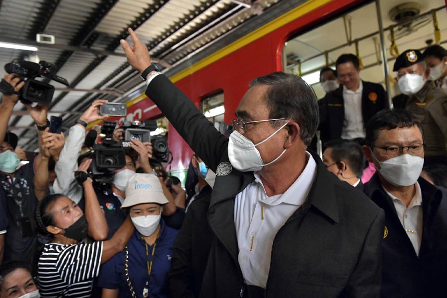Prime_Minister_goes_to_Samut_Songkhram_SPACEBAR_Photo09_7085d887f6.jpeg