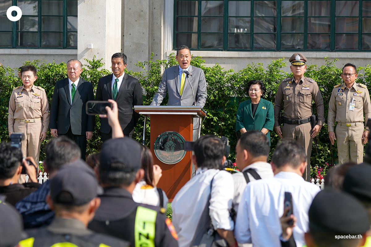 Prime_Minister_meets_with_the_Governor_of_Bangkok_SPACEBAR_Photo05_87d9b0a200.jpg