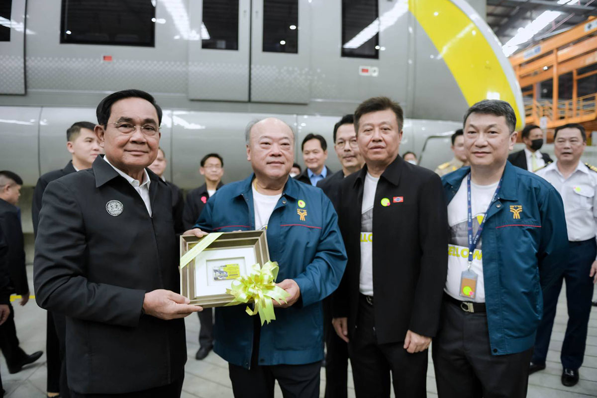 Prime_Minister_participated_in_test_run_of_the_MRT_Yellow_Line_SPACEBAR_Photo02_d1d42c3c05.jpeg