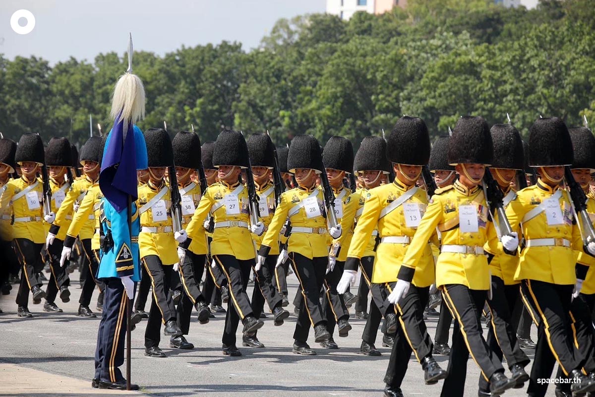 Royal_Guards_practice_parade_SPACEBAR_Photo04_e1f6e66dcb.jpg