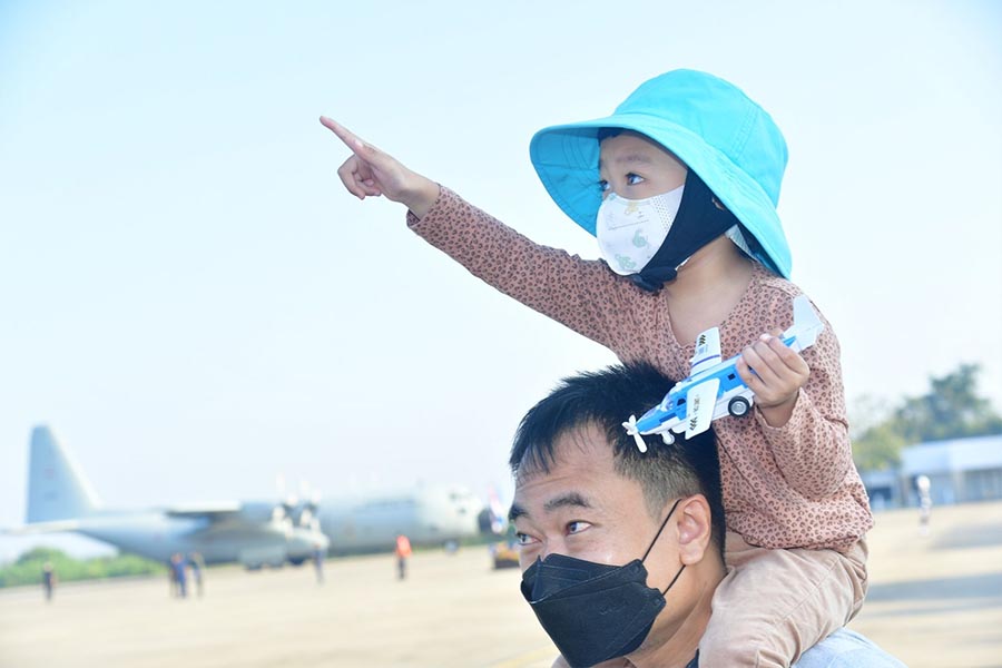 Royal_Thai_Air_Force_Air_Show_on_National_Children_s_Day_SPACEBAR_Photo07_ccbbdeeb15.jpeg