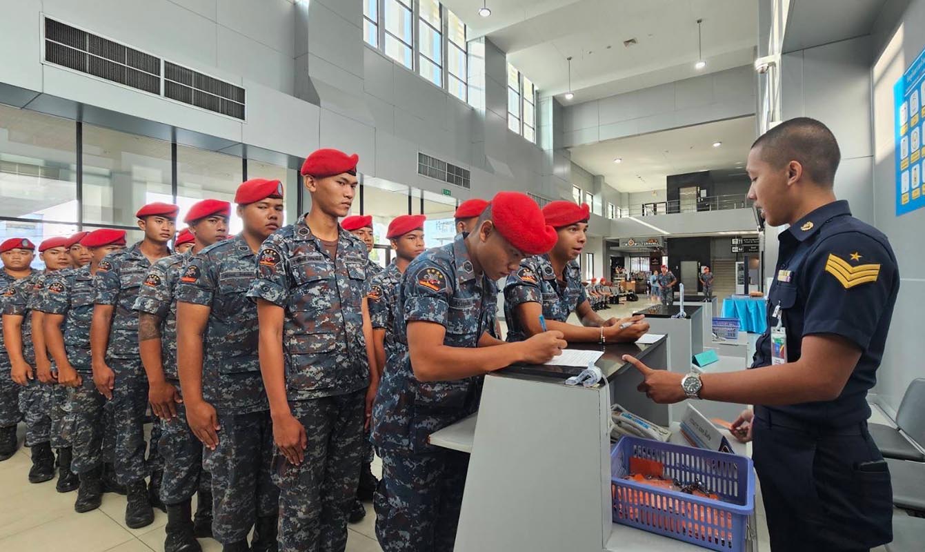 Royal_Thai_Air_Force_sends_Commando_to_fight_floods_in_Chiang_Mai_Province_SPACEBAR_Photo03_907eb0a6d9.jpg