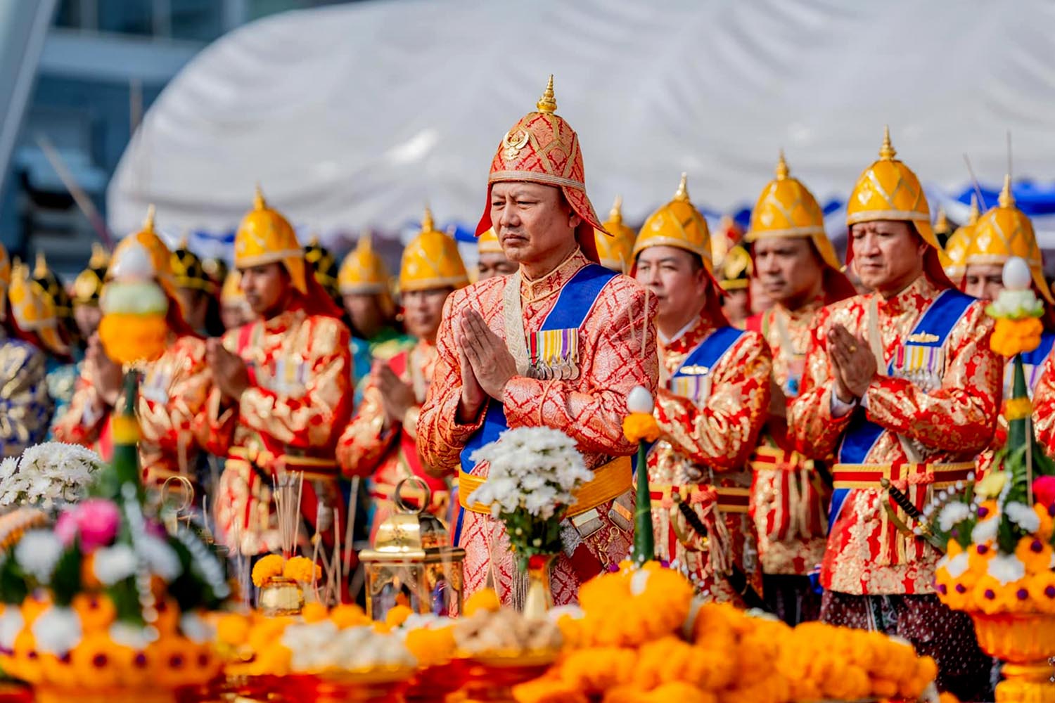 Royal_Thai_Navy_pays_homage_to_His_Majesty_the_King_Offerings_to_the_Royal_Boat_SPACEBAR_Hero_d8af86cb1a.jpg