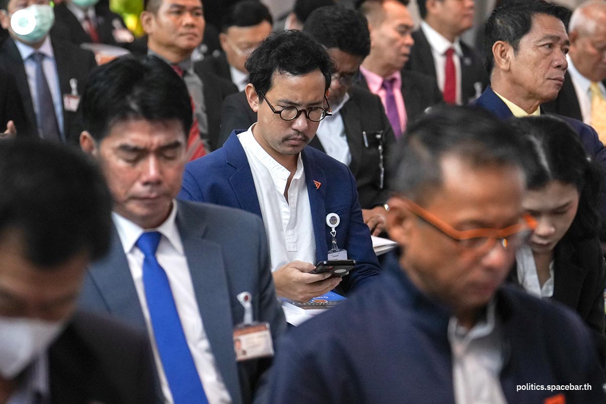 Seminar_member_of_parliament_Wannor_warn_do_not_sell_yourself_SPACEBAR_Photo07_b1b3bc2c21.jpeg