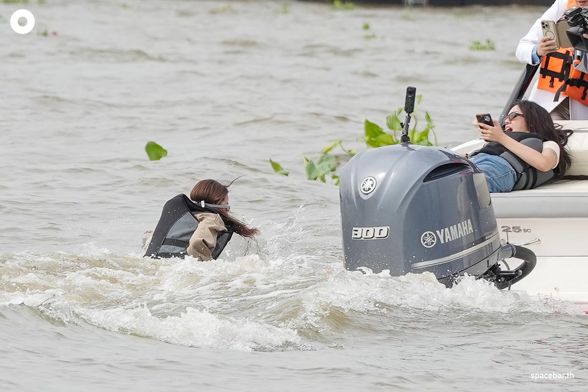Simulate_the_incident_of_Tangmo_falling_into_the_water_SPACEBAR_Photo06_02a046349f.jpg