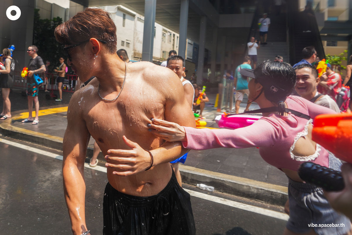 Songkran_Festival_Silom_2024_SPACEBAR_Photo03_f2e074c7d9.jpg