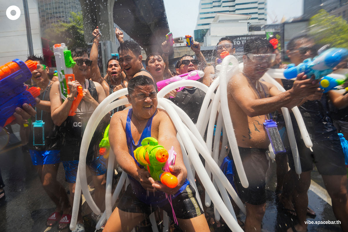 Songkran_Festival_Silom_2024_SPACEBAR_Photo09_4ebd49ac9b.jpg