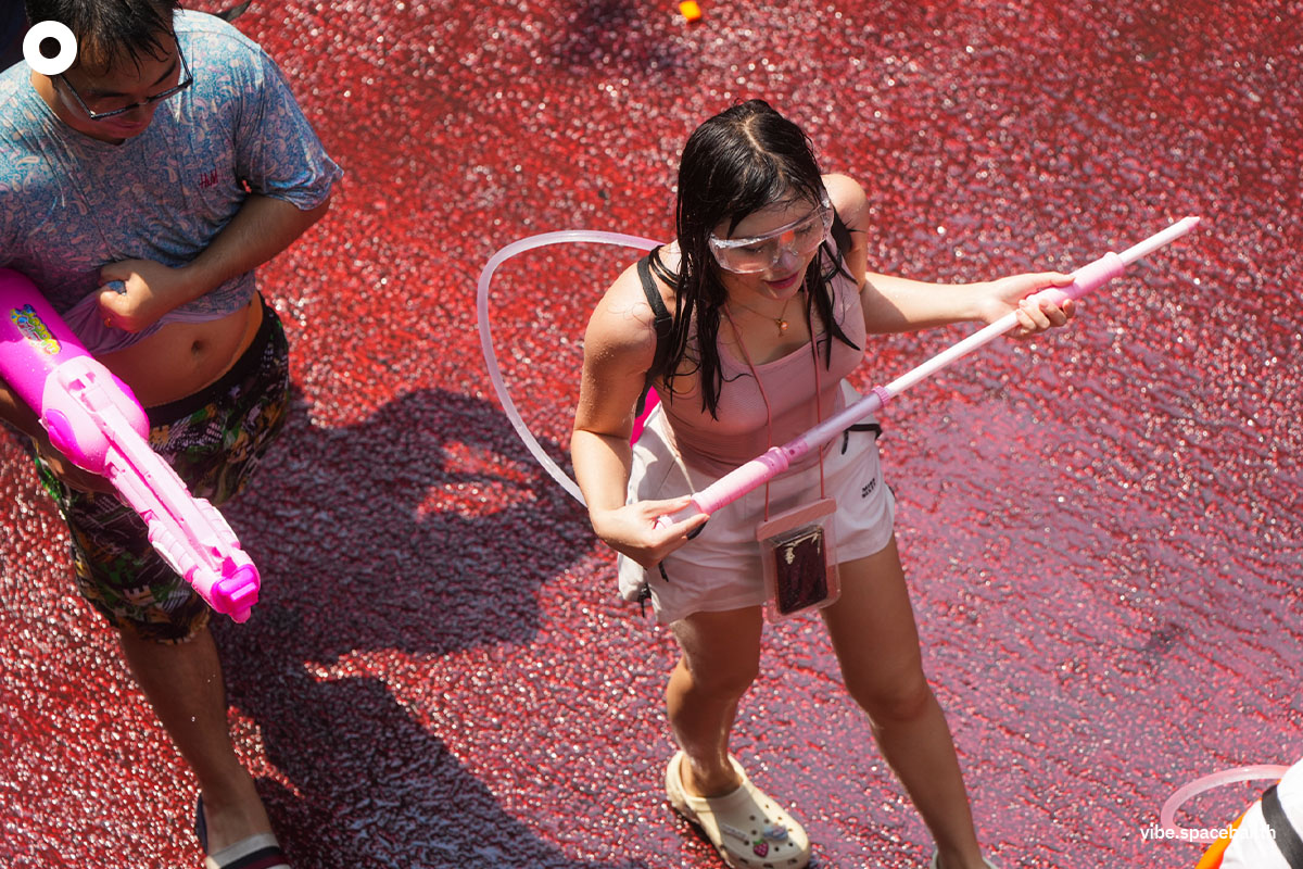 Songkran_Festival_Silom_2024_SPACEBAR_Photo14_f749557185.jpg