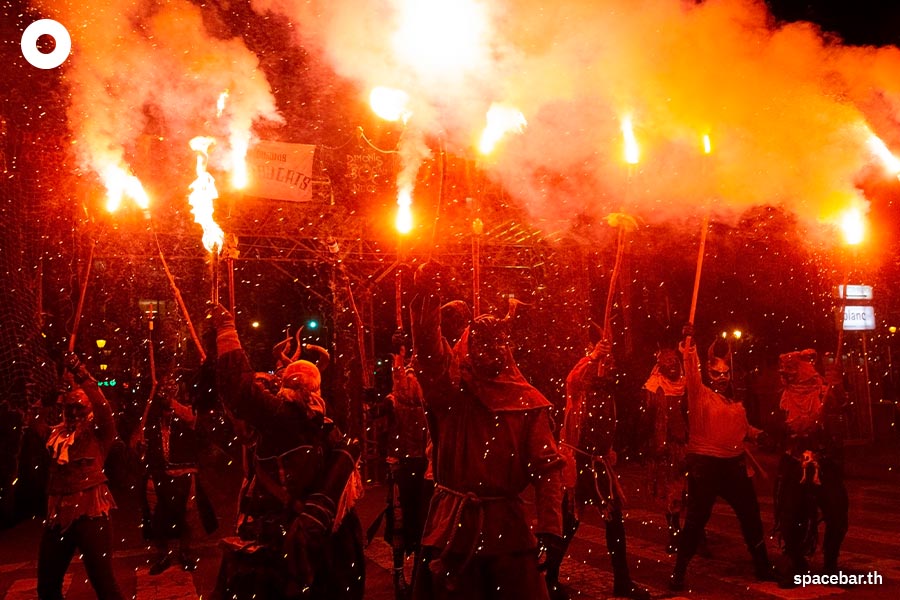 Spain_Correfoc_fire_run_tradition_festival_carnival_Palma_SPACEBAR_Photo03_e05acce75a.jpeg