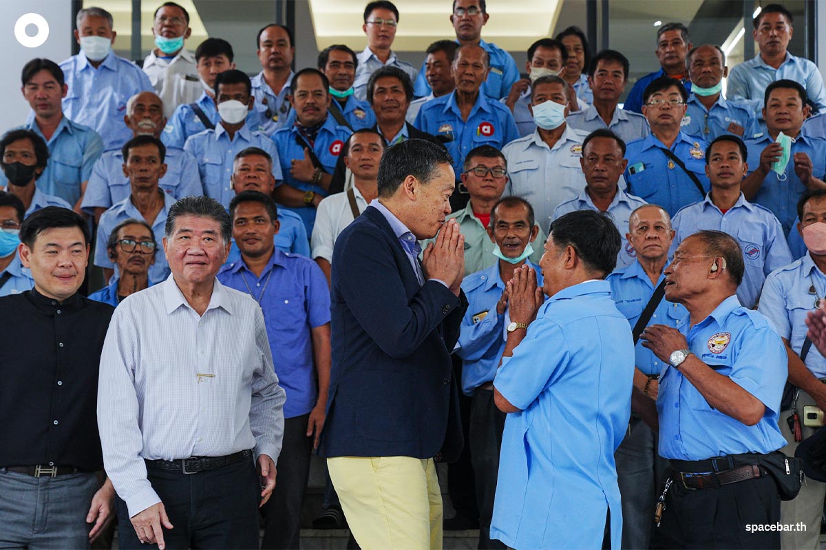 Srettha_Thavisin_Talk_With_Taxi_Driver_and_Said_Rebrand_Pheu_Thai_Party_SPACEBAR_Photo03_f4d366b79d.jpeg