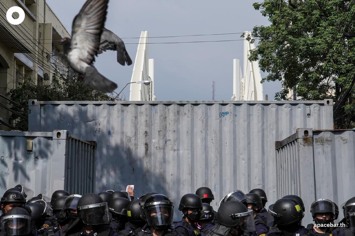 Stop_APEC_March_Police_Batter_SPACEBAR_Photo03_826e9898f1.jpeg