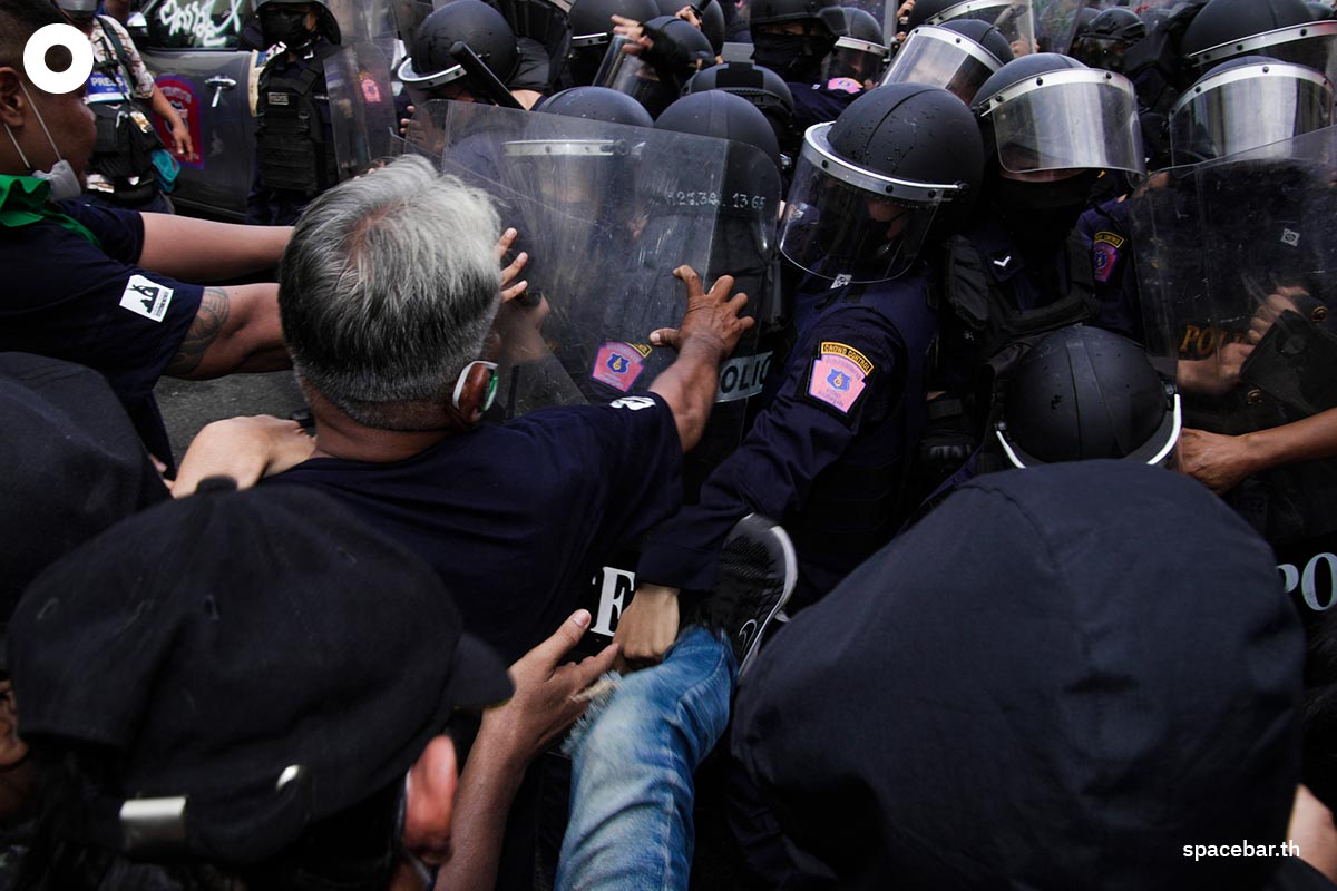 Stop_APEC_Prayut_Giyotin_Sao_Chingcha_March_SPACEBAR_Photo16_681cf55f99.jpeg