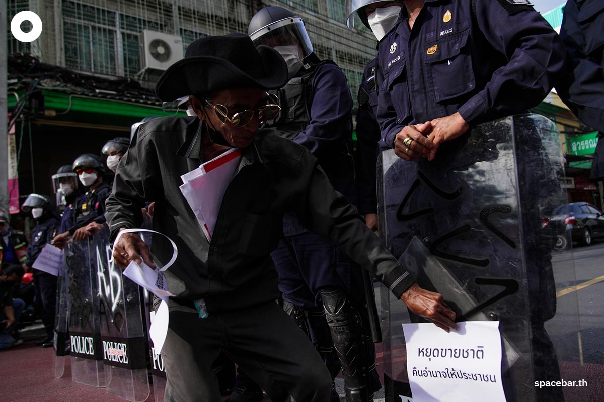Stop_APEC_Prayut_Giyotin_Sao_Chingcha_March_SPACEBAR_Photo20_4c3e677b5a.jpeg