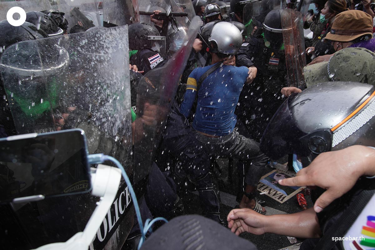 Stop_APEC_Prayut_Giyotin_Sao_Chingcha_March_SPACEBAR_Photo25_0383bd47f1.jpeg