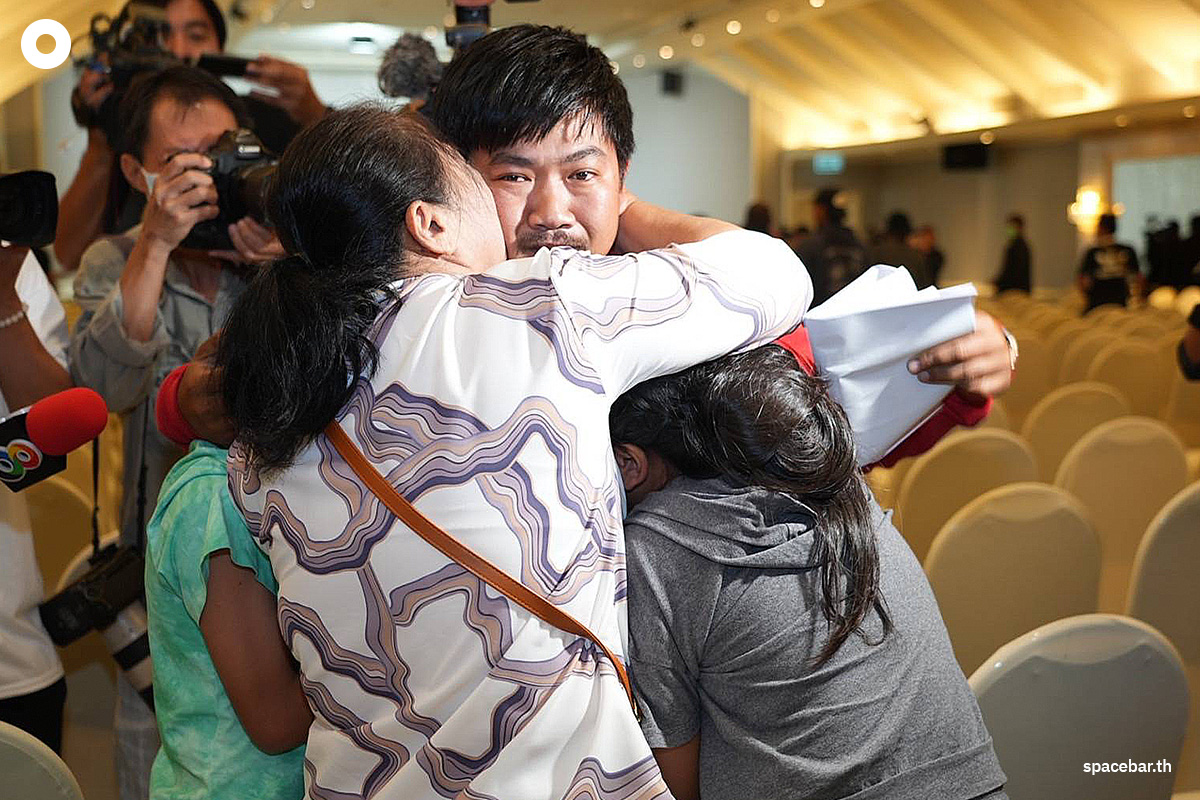 Thai_workers_set_3_has_arrived_in_Thailand_SPACEBAR_Photo00_3b5b4a1e67.jpg