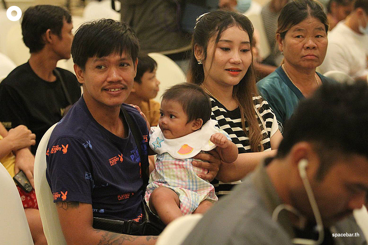 Thai_workers_set_3_has_arrived_in_Thailand_SPACEBAR_Photo02_8cde433bfa.jpg