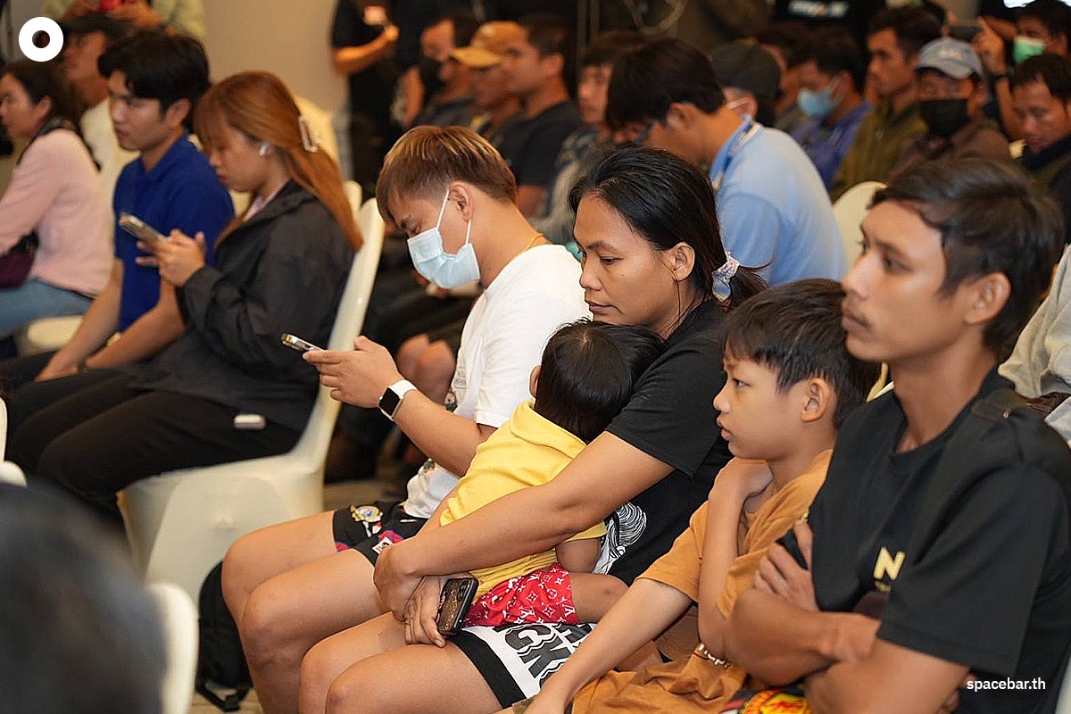 Thai_workers_set_3_has_arrived_in_Thailand_SPACEBAR_Photo03_0fee861f15.jpg