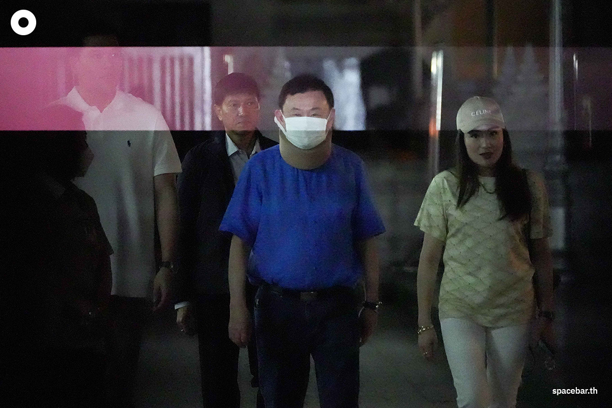 Thaksin_City_Pillar_Shrine_SPACEBAR_Photo00_1_9974ba6f3d.jpg