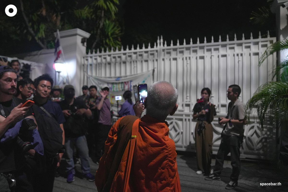 Thaksin_Shinawatra_returns_home_in_17_years_SPACEBAR_Photo05_6de83e5b06.jpg