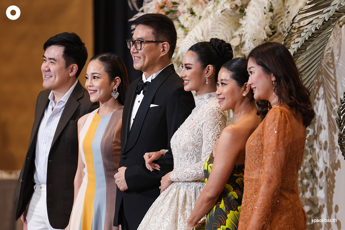 Thaksin_and_Pita_at_the_wedding_SPACEBAR_Photo03_782d900d28.jpg