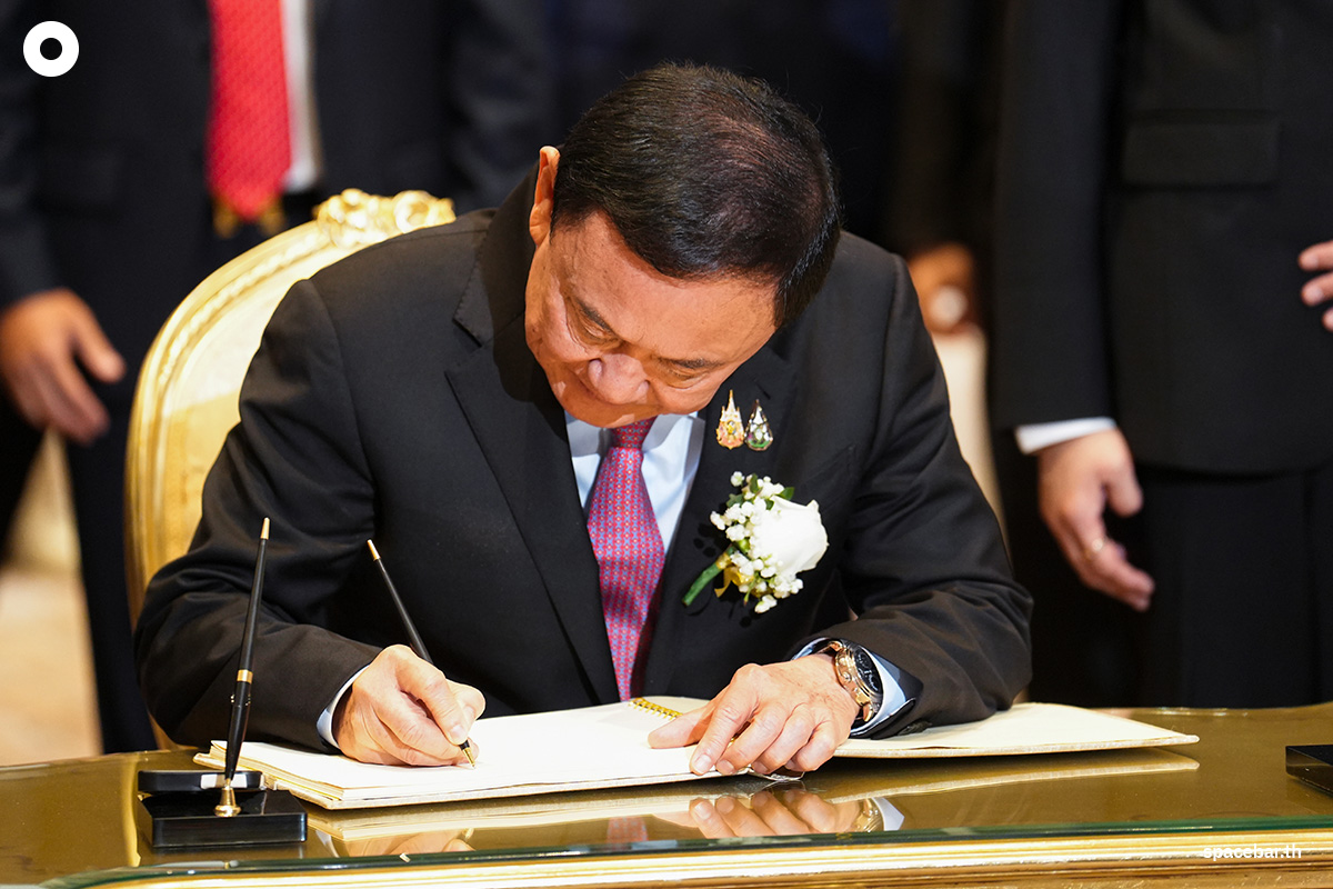 Thaksin_and_Pita_at_the_wedding_SPACEBAR_Photo07_bfa8425c7c.jpg