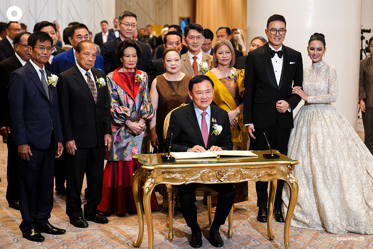 Thaksin_and_Pita_at_the_wedding_SPACEBAR_Photo08_fafcd3da32.jpg