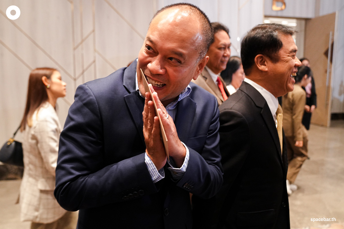 Thaksin_and_Pita_at_the_wedding_SPACEBAR_Photo12_032b20af26.jpg