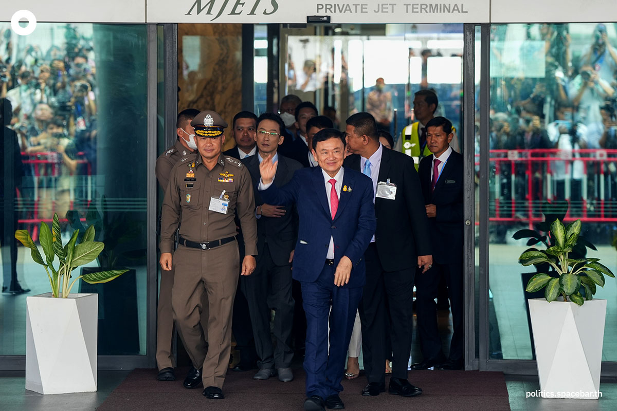 Thaksin_arrives_in_Thailand_SPACEBAR_Photo03_6340954c58.jpeg