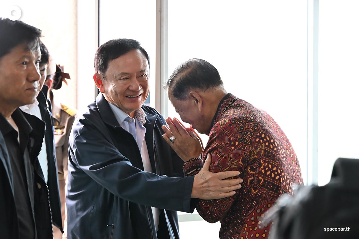 Thaksin_performs_Narathiwat_duties_SPACEBAR_Photo01_f9d42b1d70.jpg