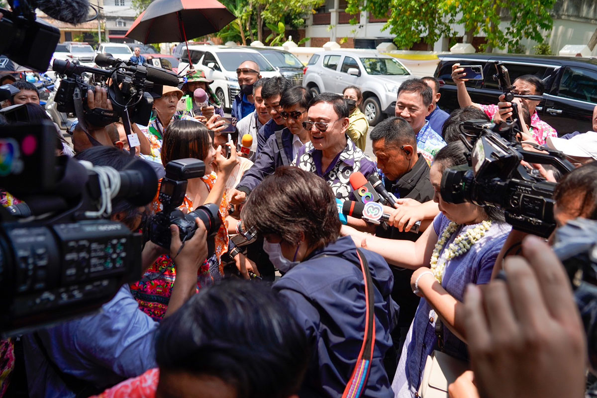 Thaksin_travels_to_Chiang_Mai_during_Songkran_SPACEBAR_Photo03_1ac4035dc5.jpg