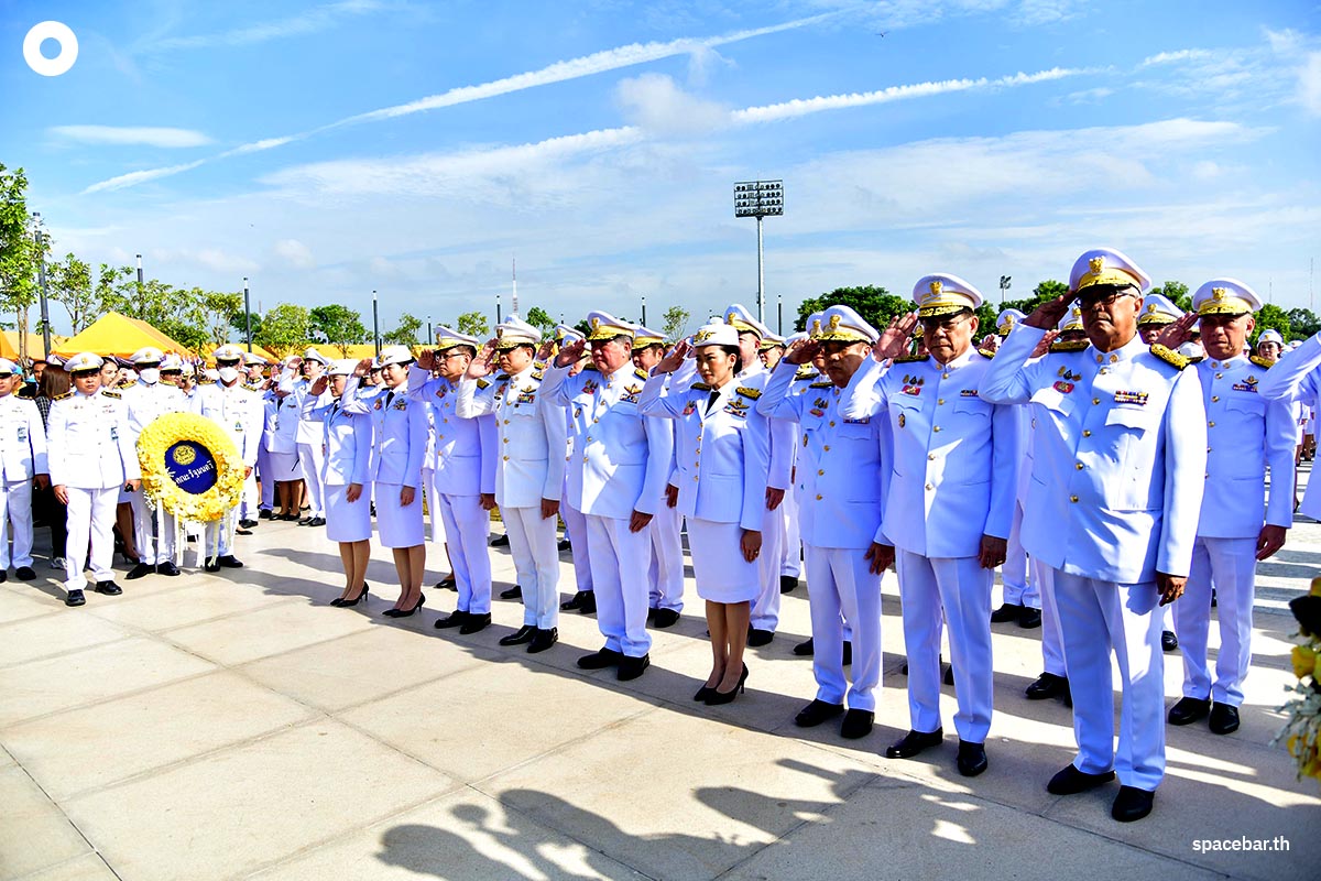 The_Prime_Minister_leads_the_Cabinet_in_laying_a_wreath_on_Navamindra_Maharat_Day_13_October_2024_SPACEBAR_Photo07_84f25b74ff.jpg