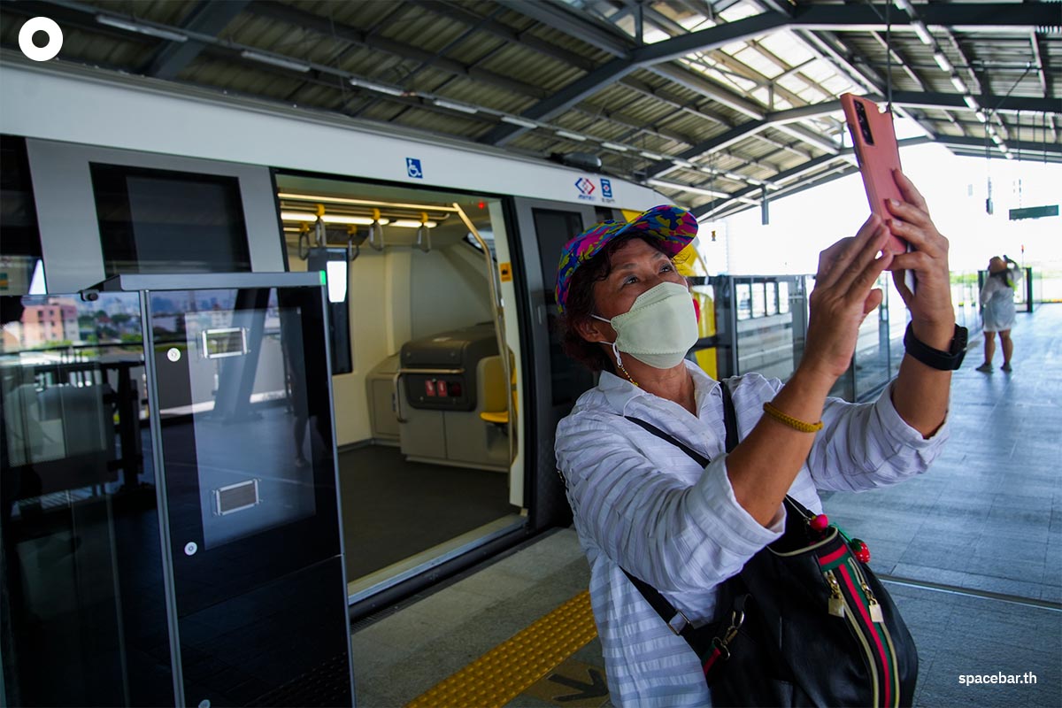 Today_Is_First_Day_MRT_Yellow_Line_Trial_Run_Free_Everyone_Happy_SPACEBAR_Photo05_34d3696fce.jpeg