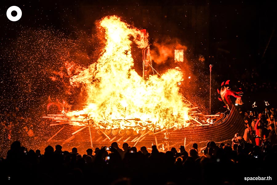 Up_Helly_Aa_festival_Lerwick_Shetland_Scandinavian_Vikings_scotland_SPACEBAR_Photo02_ff3a743d75.jpeg
