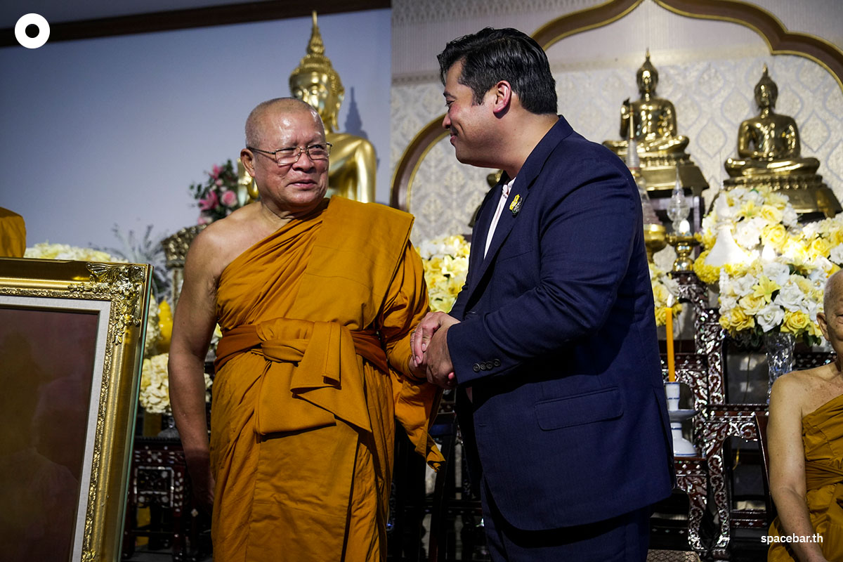 Vacharaesorn_Vivacharawongse_Wat_Yannawa_SPACEBAR_Photo02_df93d4da04.jpeg