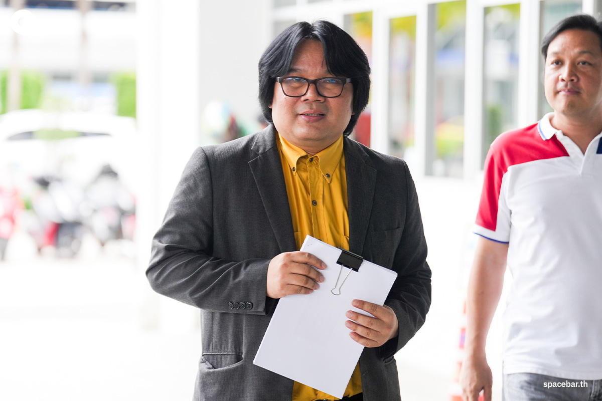 Weerachai_Phutdhawong_filed_a_complaint_with_CIB_SPACEBAR_Photo02_e03df47373.jpg