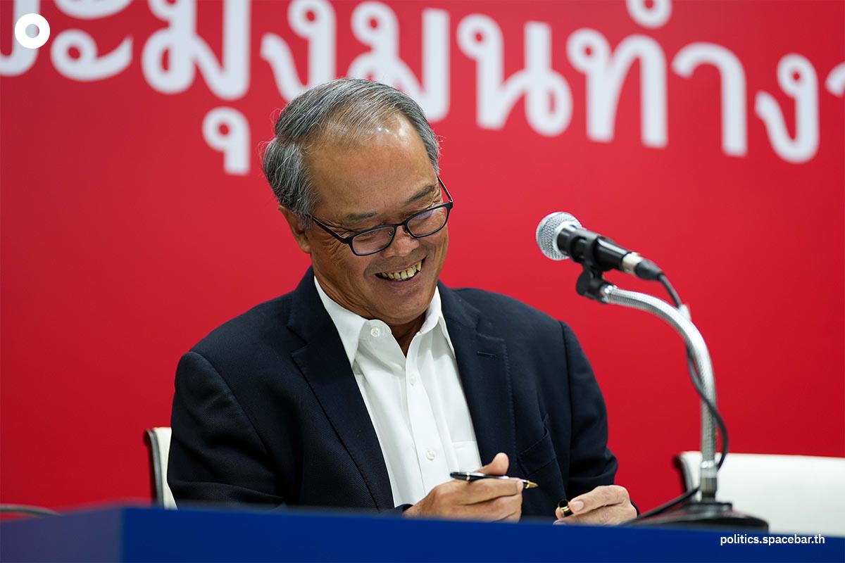 chonlanan_pheu_thai_meeting_vote_council_president_SPACEBAR_Photo03_d42c9bae44.jpeg