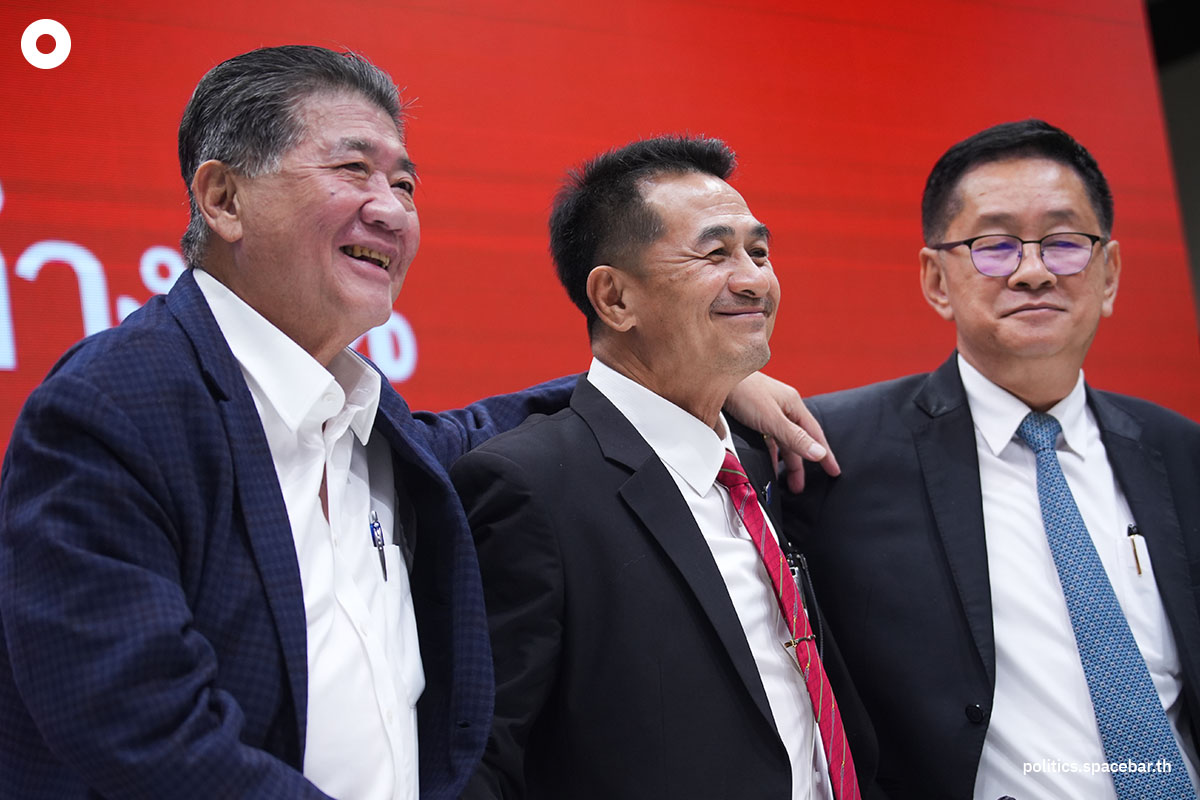 chonlanan_srikaew_resigned_from_the_leadership_of_the_pheu_thai_party_SPACEBAR_Photo02_6423cd0535.jpeg