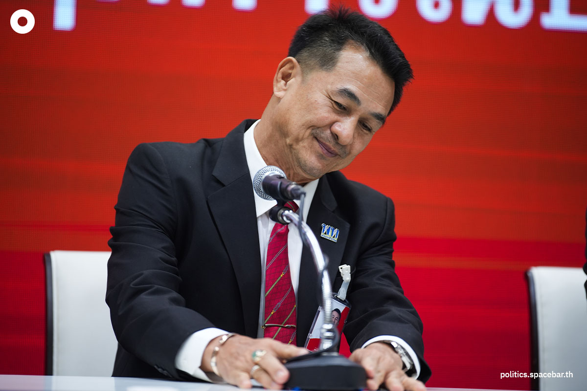 chonlanan_srikaew_resigned_from_the_leadership_of_the_pheu_thai_party_SPACEBAR_Photo05_146fdd73b3.jpeg