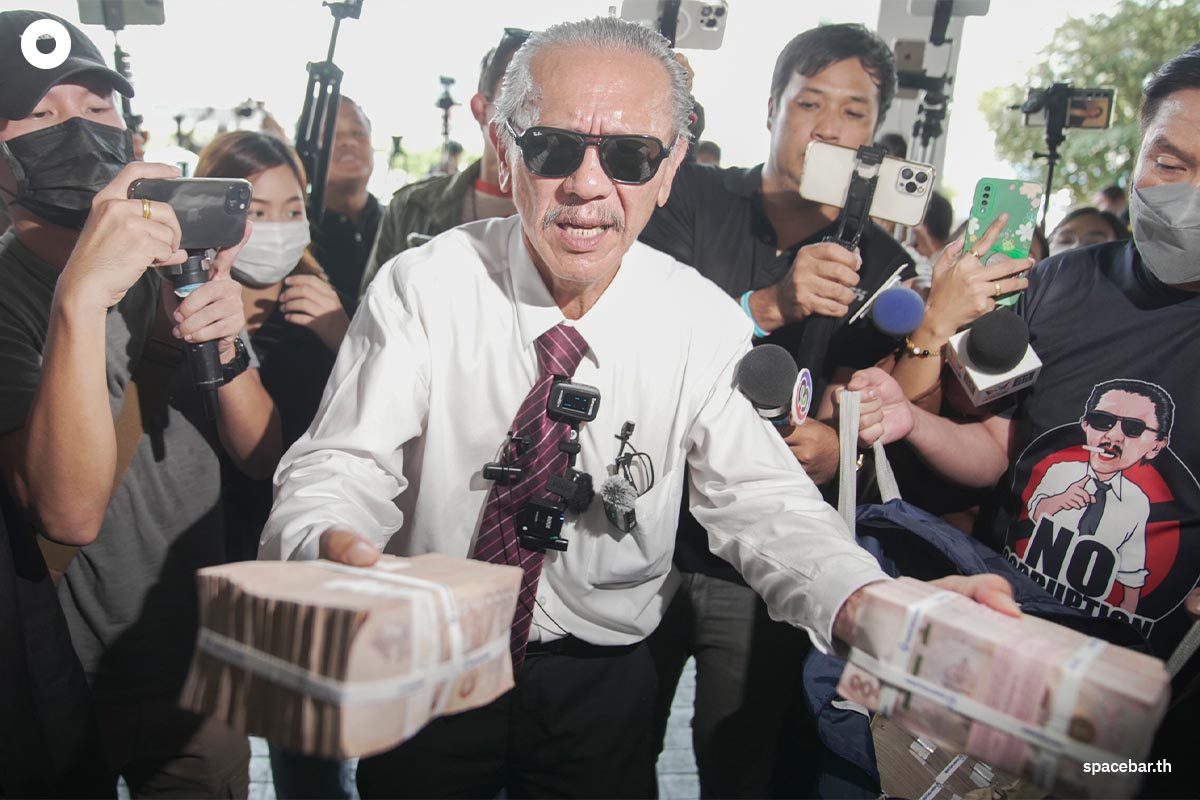 chuwit_gave_6_million_to_the_police_to_find_the_owner_of_the_money_SPACEBAR_Photo02_9cb3d3500f.jpeg