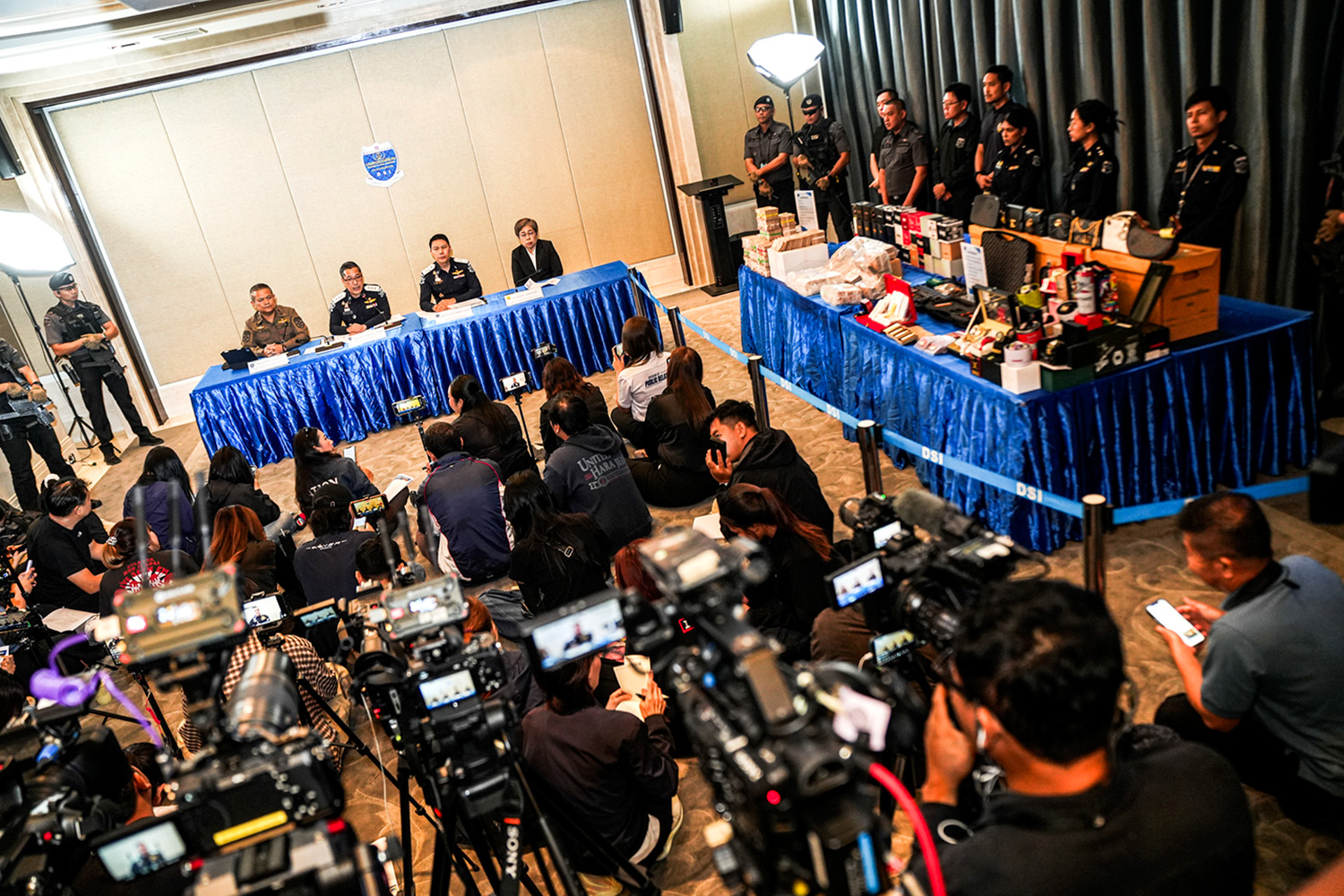 PhotoStory-บรรยากาศแถลงผลปฏิบัติการปราบปรามเครือข่ายธุรกิจ Forex ผิดกฎหมาย
