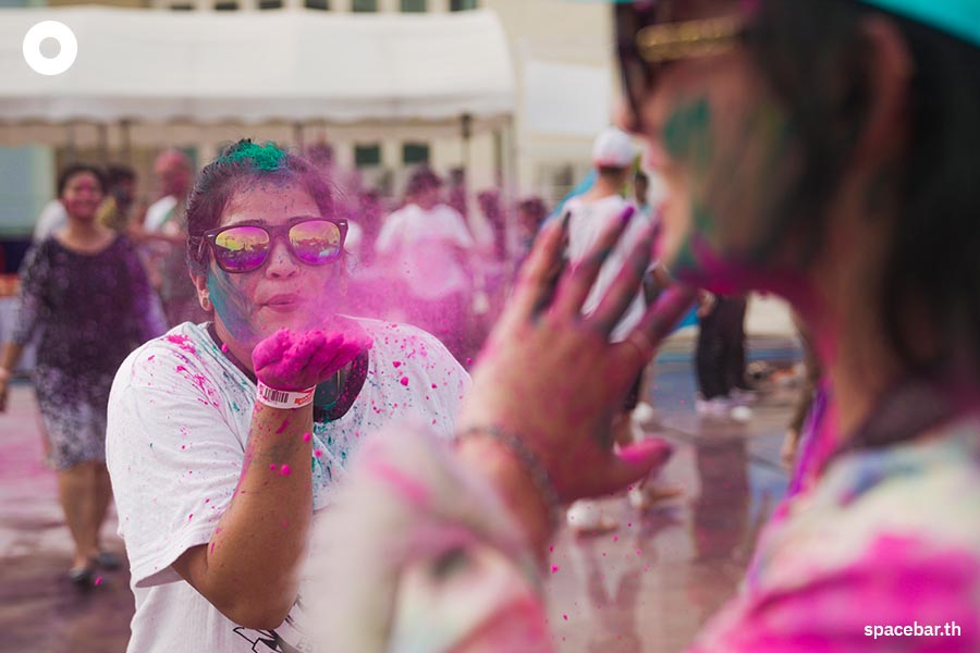 first_holi_festival_in_siam_amazing_park_SPACEBAR_Photo01_3331f5056b.jpeg