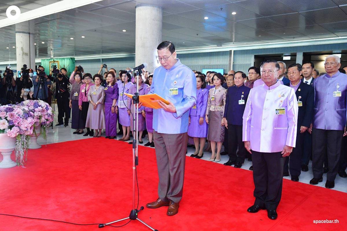members_of_the_senate_wearing_purple_uniforms_offered_SPACEBAR_Photo02_b2bccbbc28.jpg