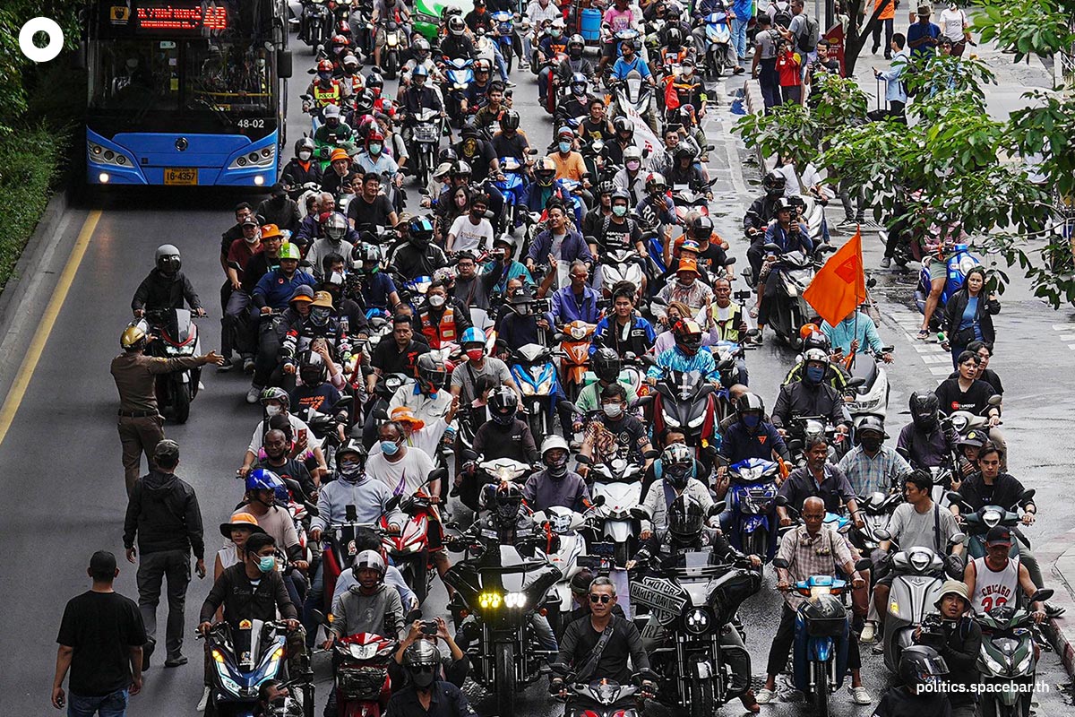new_generation_mob_towards_the_Pheu_Thai_Party_SPACEBAR_Photo00_aae469b311.jpeg