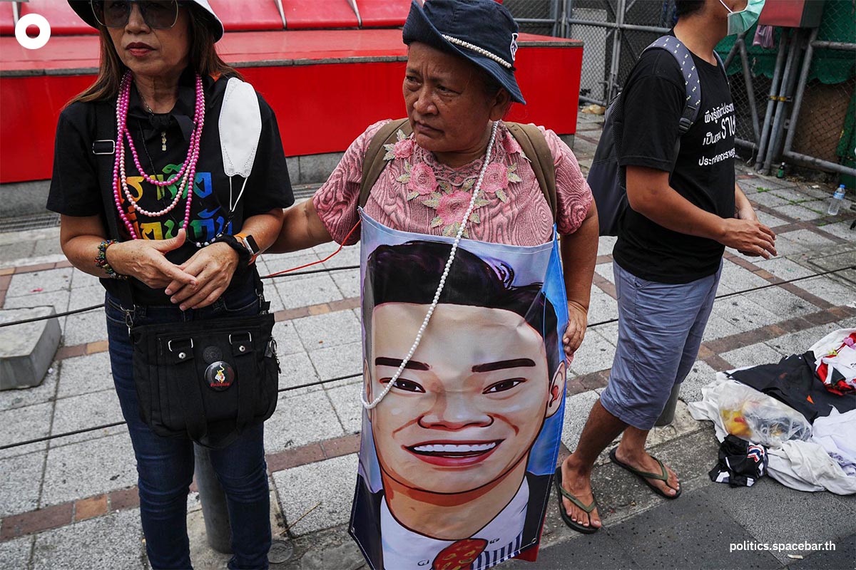 new_generation_mob_towards_the_Pheu_Thai_Party_SPACEBAR_Photo06_ae238be7df.jpeg