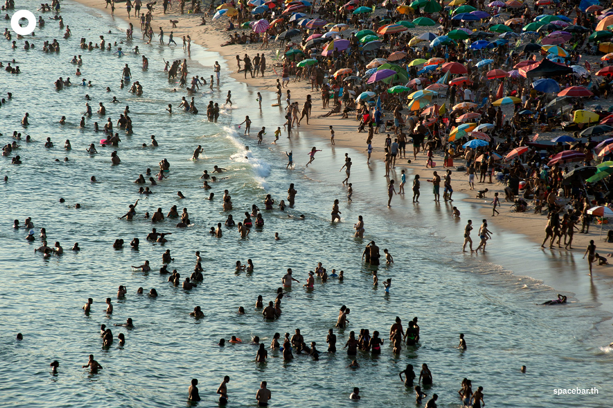 photo_story_brazil_heat_wave_enjoy_Recreio_dos_Bandeirantes_SPACEBAR_Photo02_52104306bc.jpg