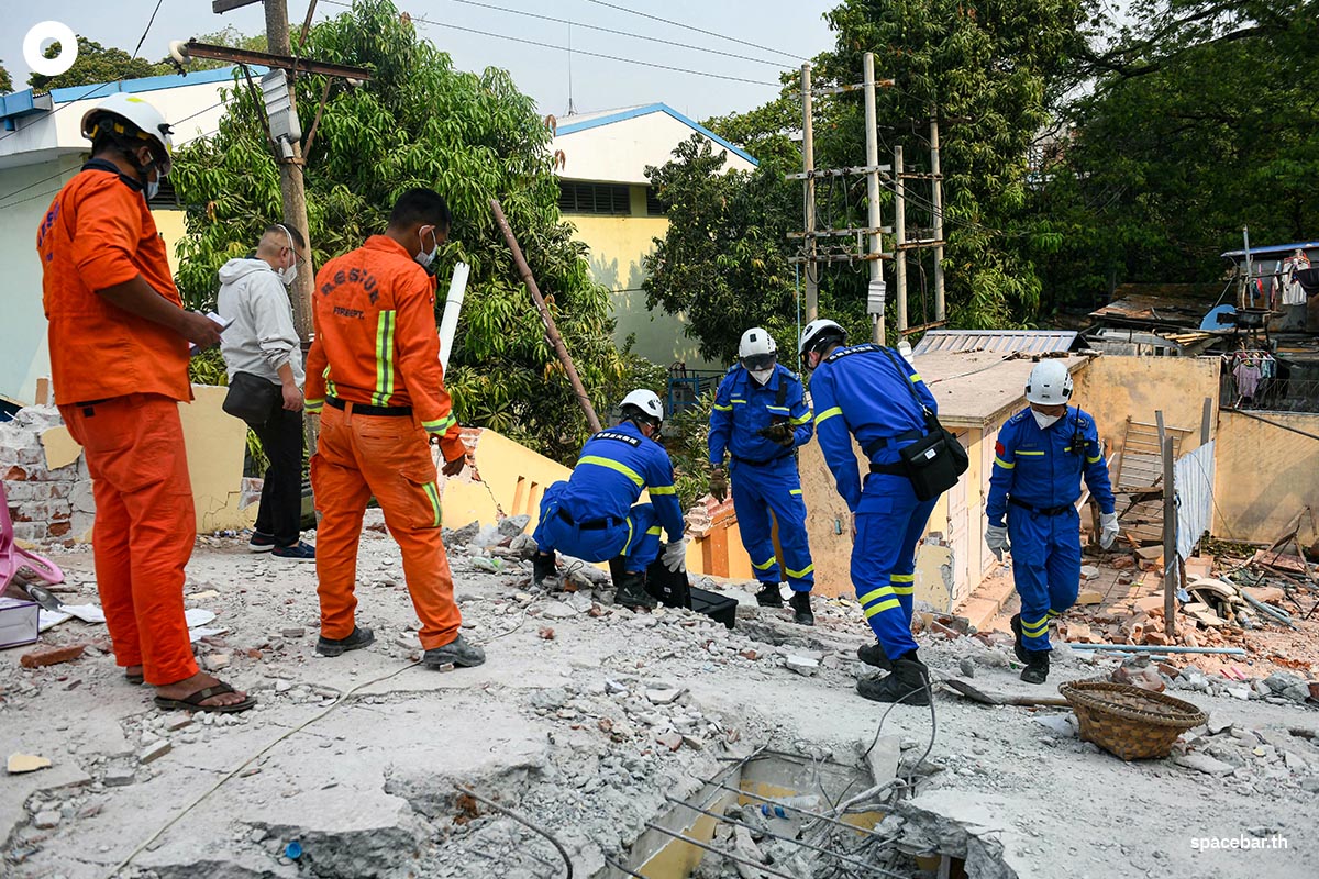 photo_story_earthquake_myanmar_chinese_rescue_SPACEBAR_Photo02_1_ef406f2a65.jpg